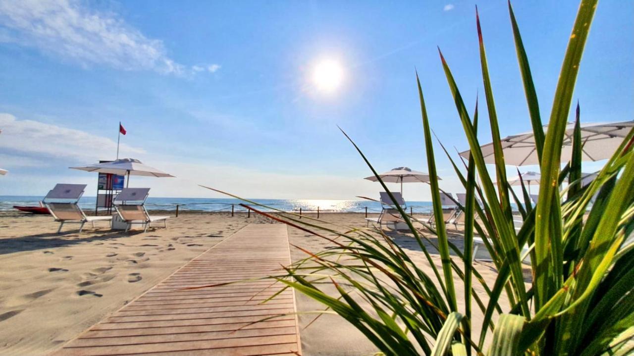 Hotel Saraceno Resort With Private Beach Milano Marittima Kültér fotó