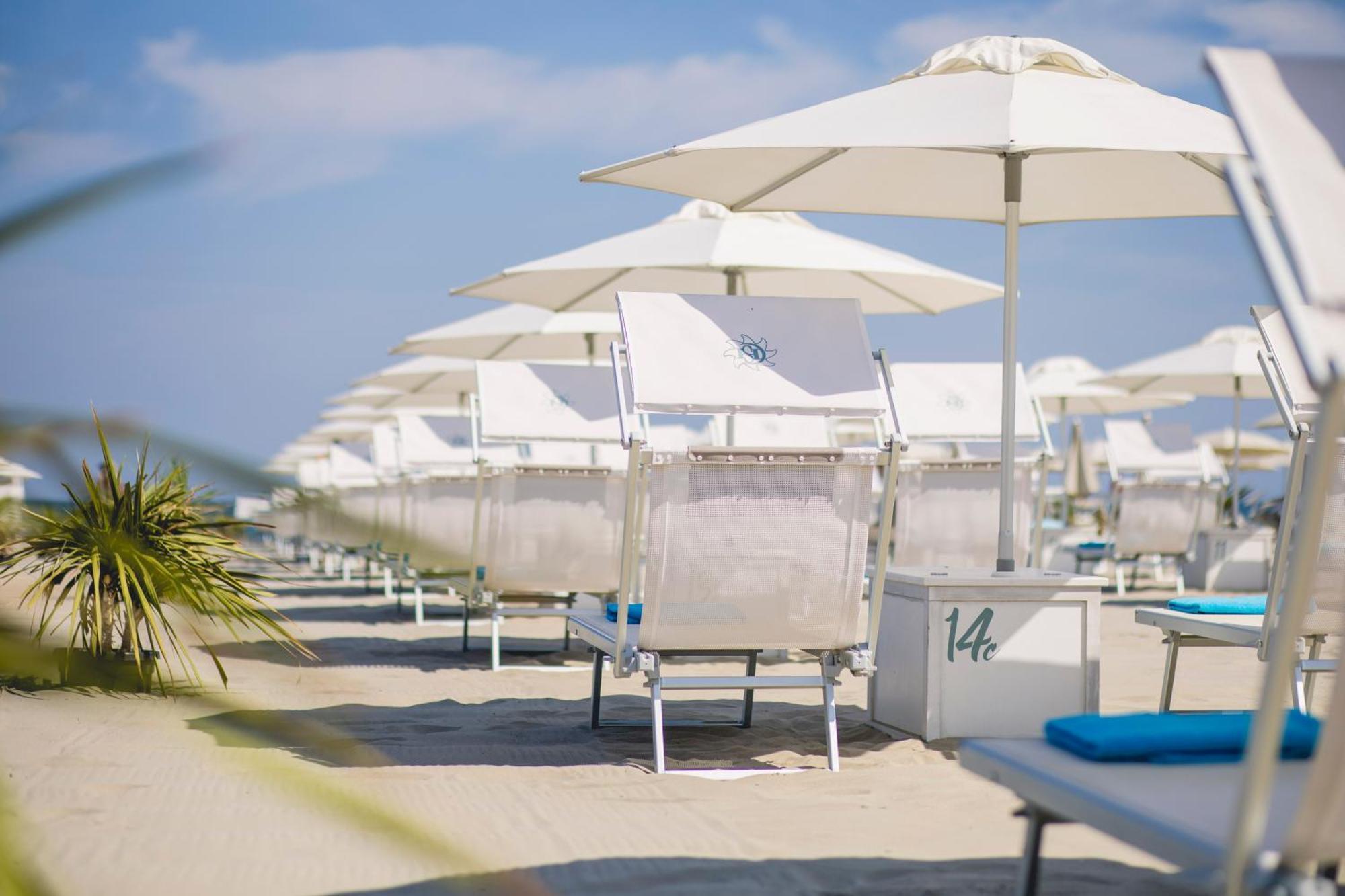 Hotel Saraceno Resort With Private Beach Milano Marittima Kültér fotó